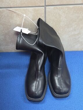 New Eikd Fable Black Women's Square-Toe Ankle Boots.  New No Tag.  Size 10